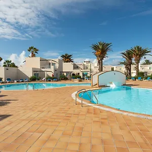 apartamento-1-con-terraza-y-piscina-en-corralejo.in-canary-islands.com/